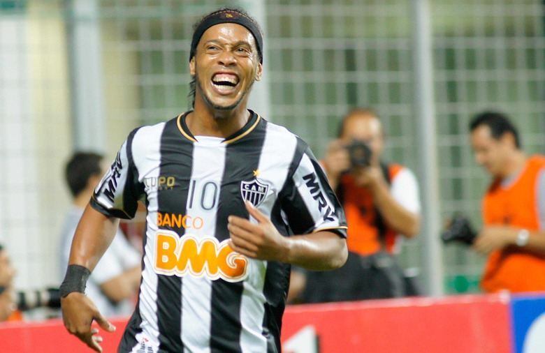 Mineirão completa 60 anos com festa, ídolos em campo e expectativa para clássico decisivo; Veja vídeo