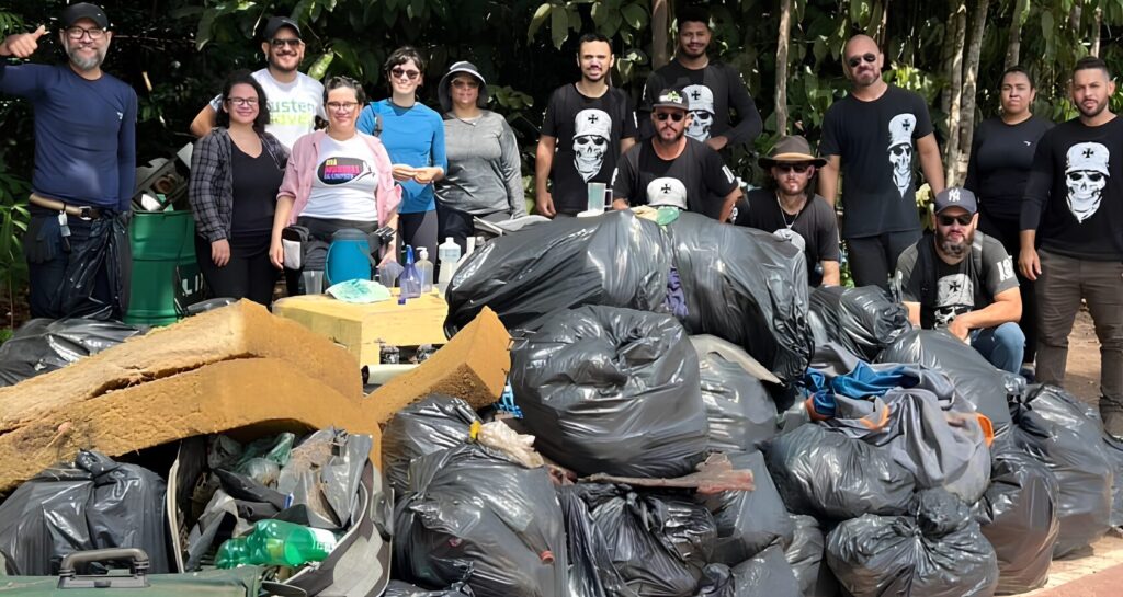 Voluntários retiram entulhos de reserva da Unemat em Sinop e denunciam abandono ambiental