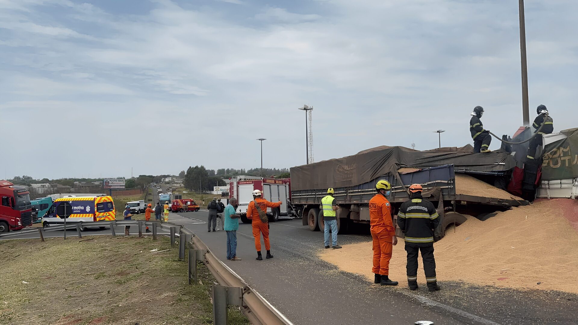 Caminhoneiro de Sinop morre em acidente grave na BR-163