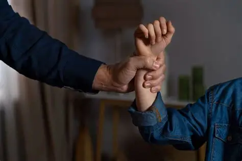 Professor de educação física é preso em MG suspeito de importunação sexual a aluno