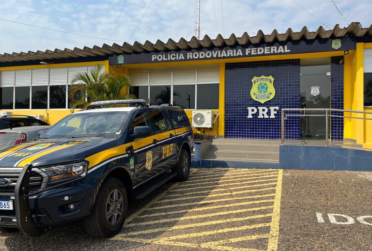 PRF apreende 20 tabletes de maconha em ônibus na BR-364 em Cuiabá