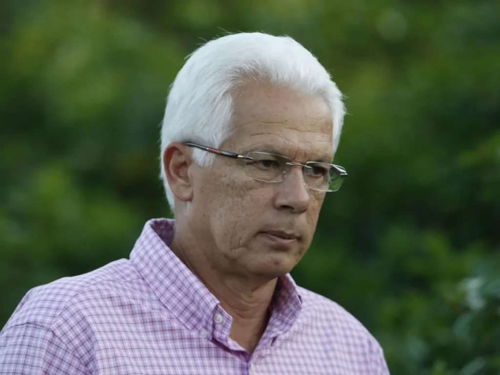 Emerson Leão critica Seleção: "90% dos jogadores são desconhecidos"