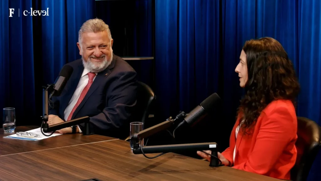 Caixa propõe Pix parcelado para ajudar Corinthians a quitar dívida da arena