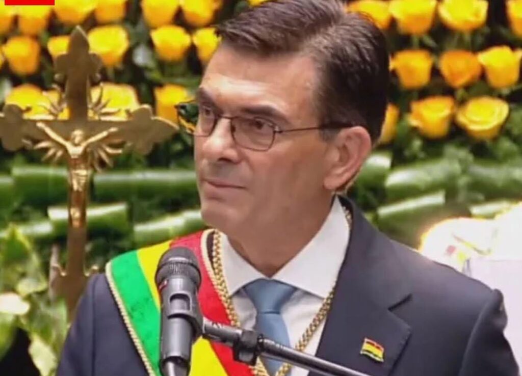 Rodrigo Paz Pereira assume presidência da Bolívia após 20 anos de governos de esquerda