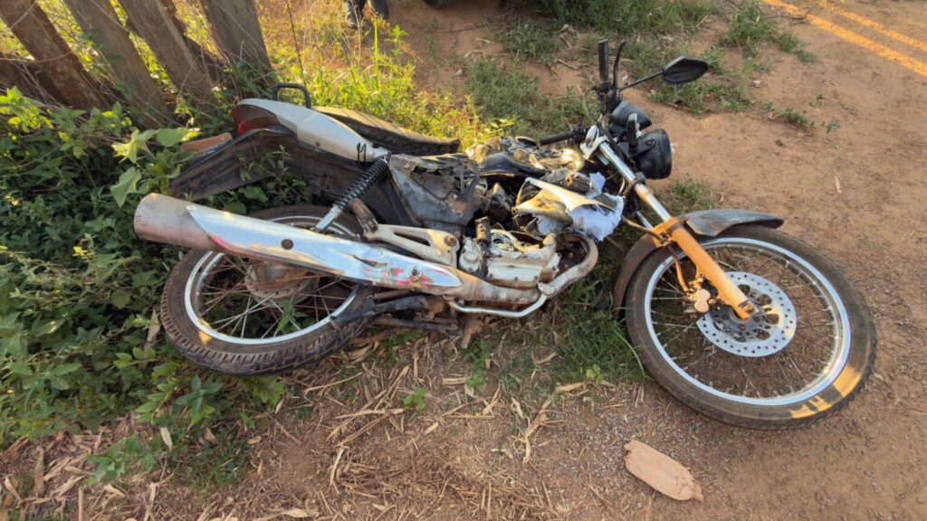Acidente entre moto e caminhão deixa jovem gravemente ferida em Sinop