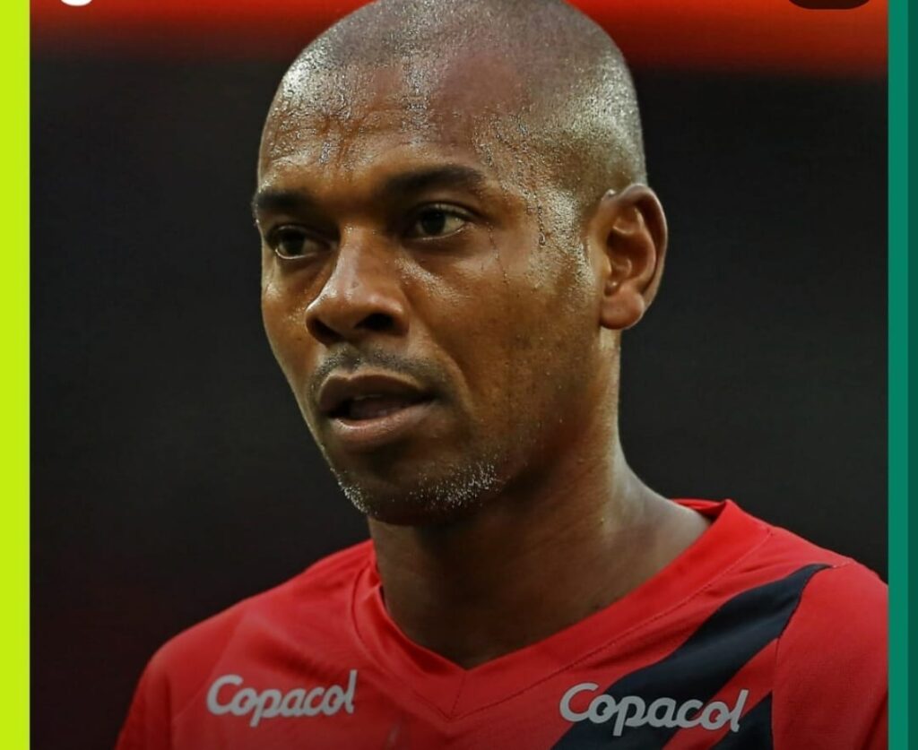 Fernandinho anuncia aposentadoria do futebol em evento beneficente