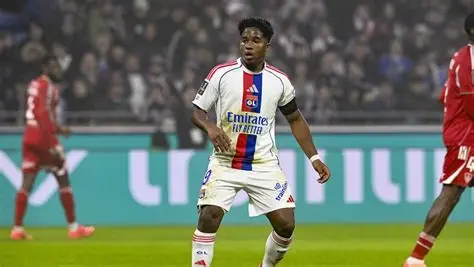 Endrick vive momento de instabilidade no Lyon após brilhar