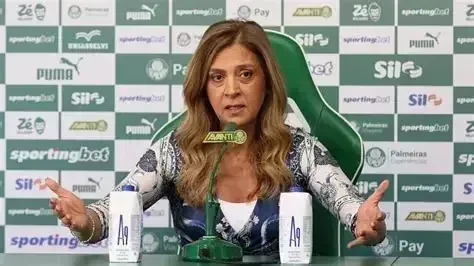 City lidera 'guerra' na Premier League por joia de R$ 625 milhões do Palmeiras e em destaque