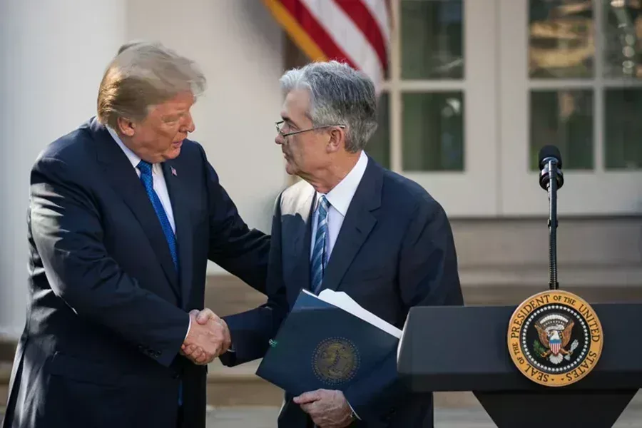 Trump volta a atacar Powell, do Fed e amplia a cobrança por gestão e resposta in em destaque