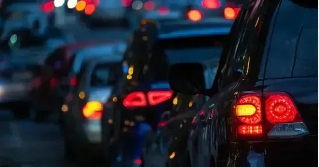 Briga no trânsito termina com prisão após confusão na Prainha, em Cu… e reforça em destaque