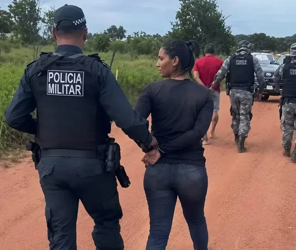 Revólveres carregados e disputa por invasão de terras e ganha peso na repercussã em destaque