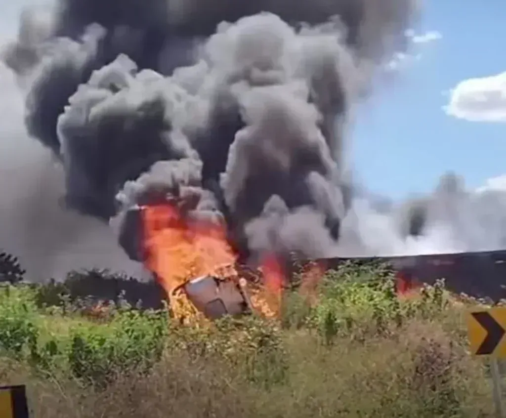 acidente fatal carretas BR-222 Forquilha em destaque
